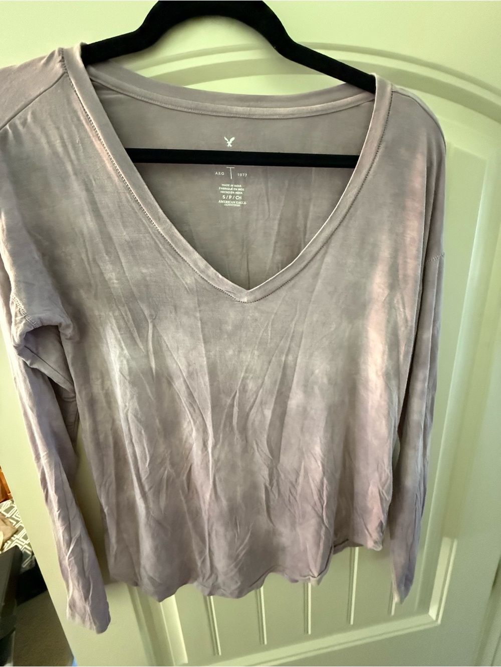 Soft & Sexy AEO Light Lavender V-Neck Long-Sleeve Top